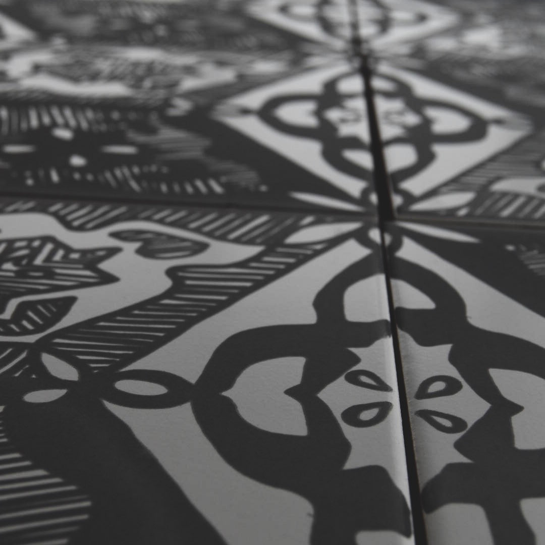 Serigrafiant ceràmica